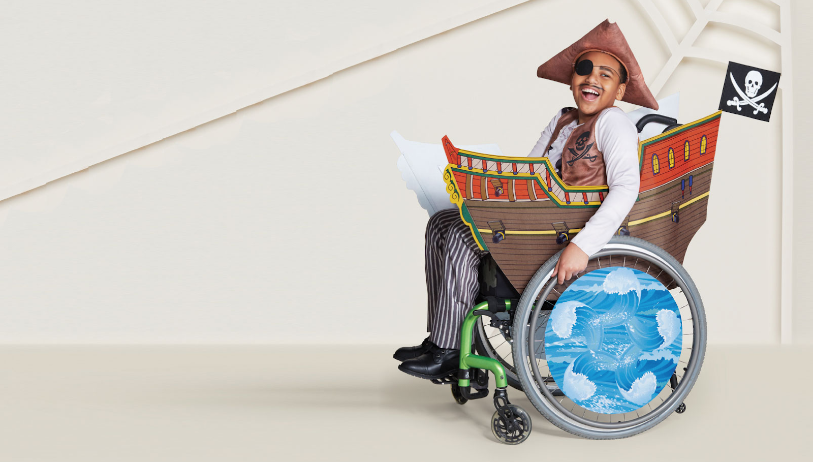 boy-in-wheelchair-dressed-as-pirate