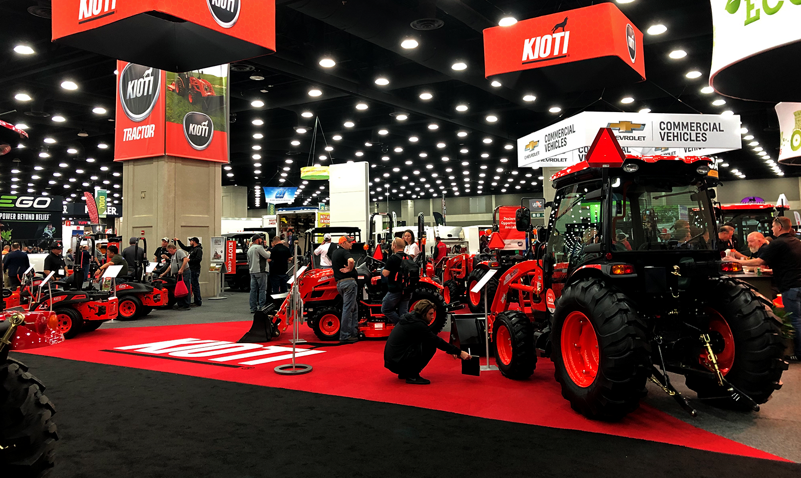 gie-expo-kioti-tractor-display