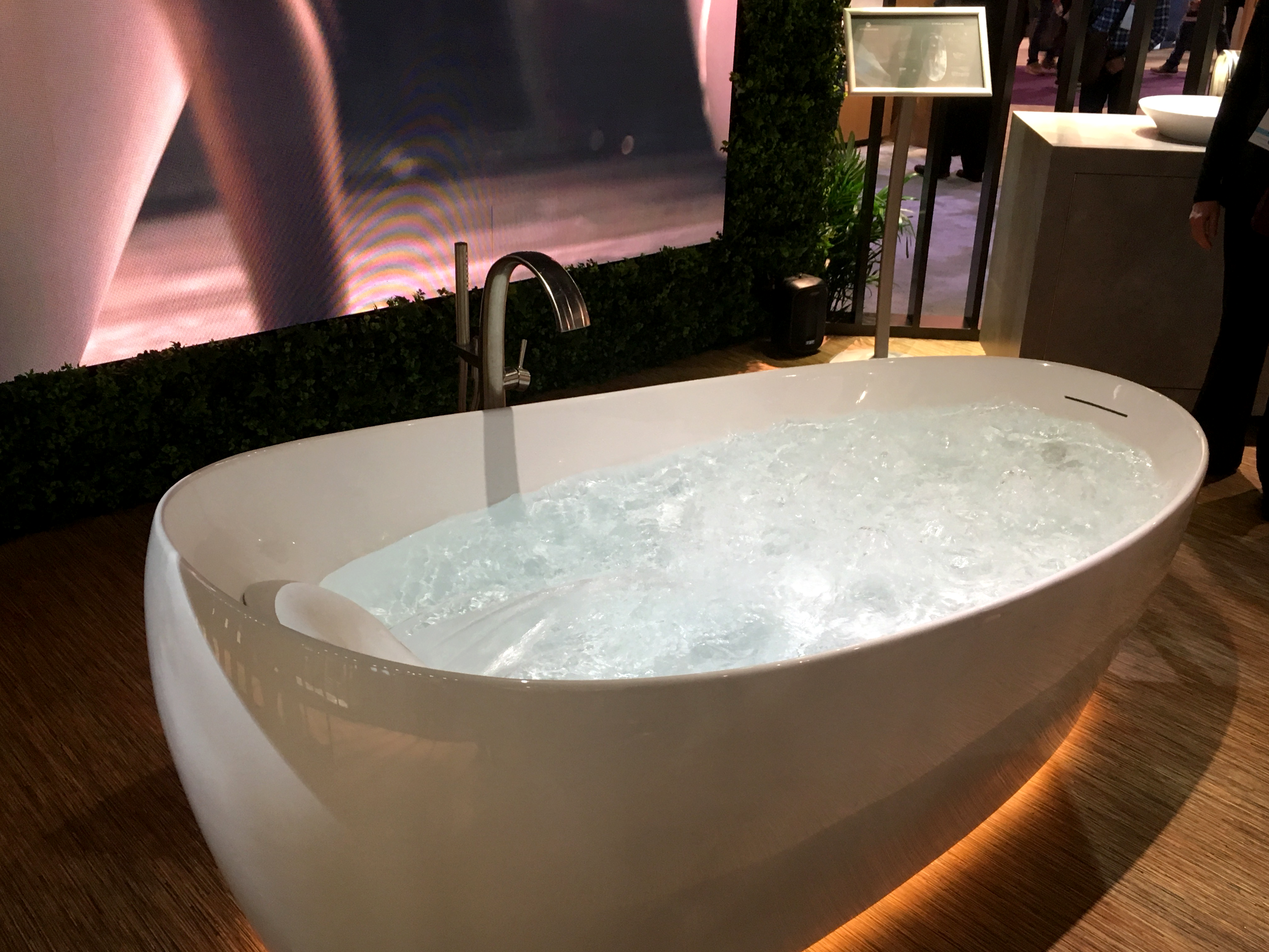 kbis-bath-tub-jets